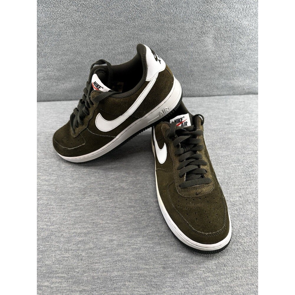 NIKE AIR FORCE 1 - Men’s 820266-301 Olive Green Suede Size 9 B6
